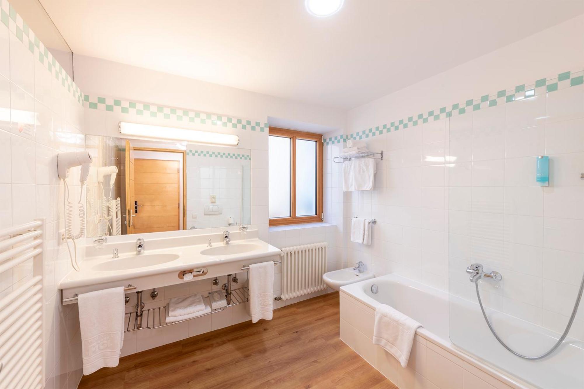 Hotel Figl ***S Bolzano Esterno foto