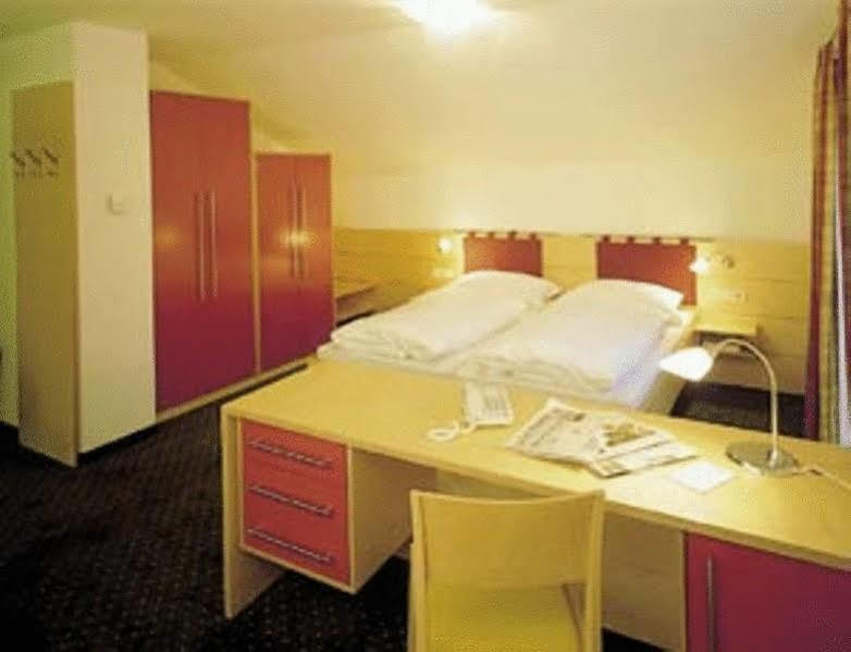 Hotel Figl ***S Bolzano Esterno foto